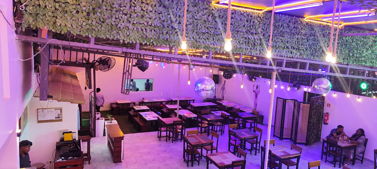 Espaço interno do RUMO SPORT BAR